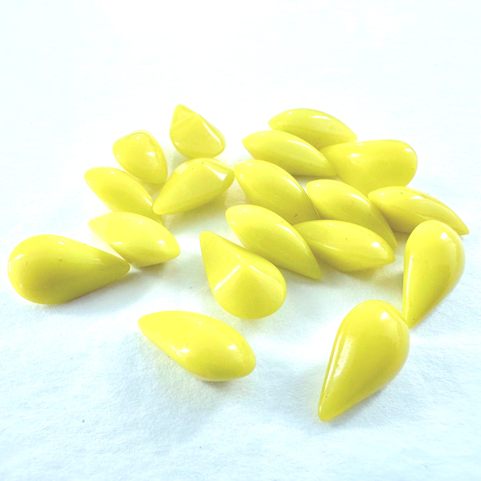 G93 Vintage Japan glass pears 13x8mm opaque yellow cab top pointed back (18)