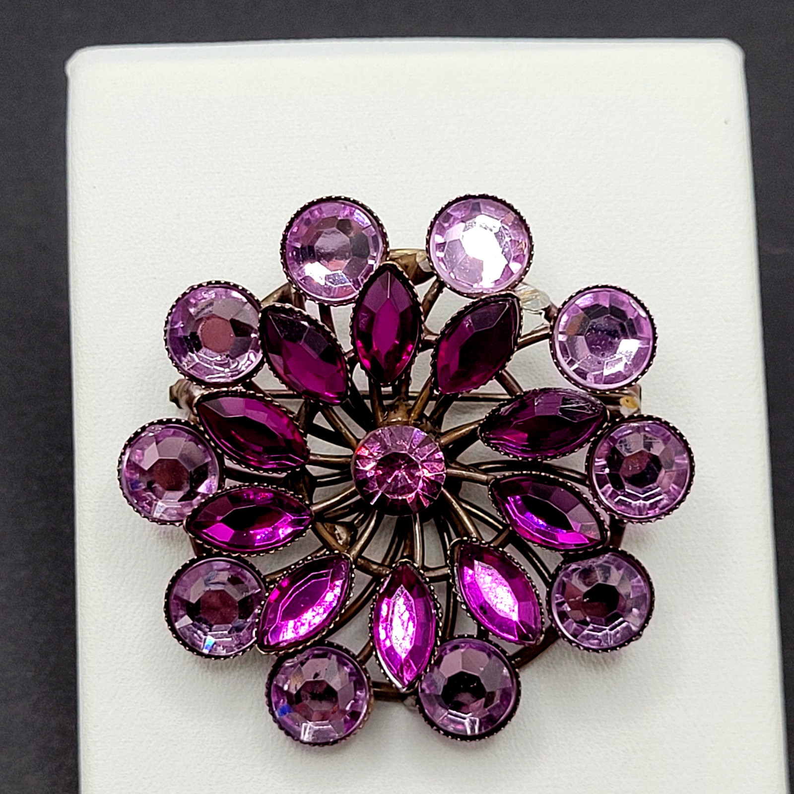 Purple Shades Floral Design Faceted Glass Rhinestone Metal Costume Brooch Pin