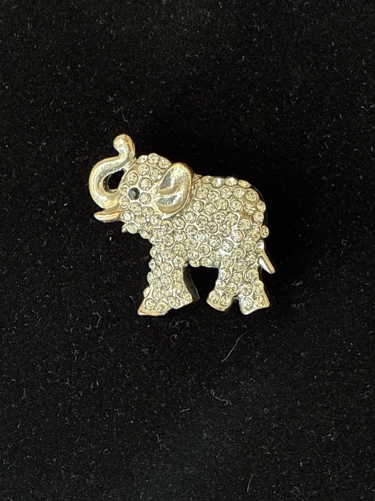 Elephant Brooch Pin Silver Tone Metal Clear Rhinestone Crystal Pavé Setting