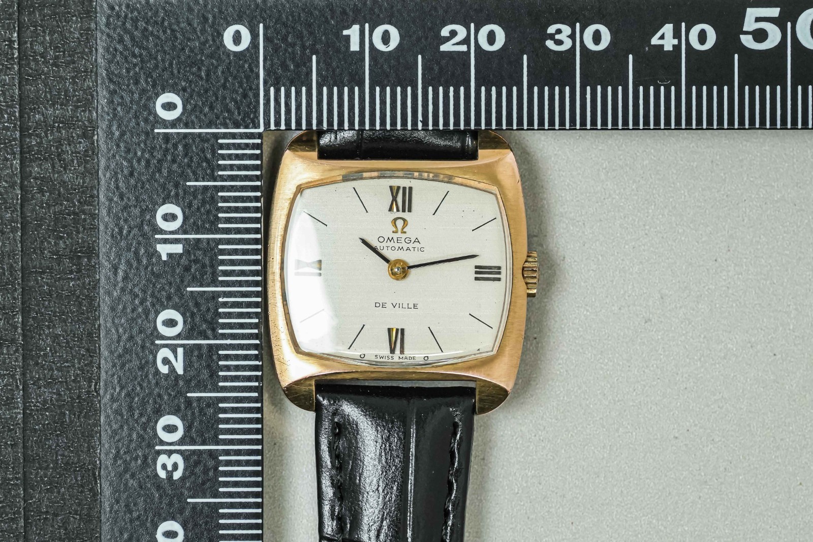 Vintage 1969 *NEAR MINT* OMEGA De Ville Cal.671 Automatic Gold Roman 25mm Ladies