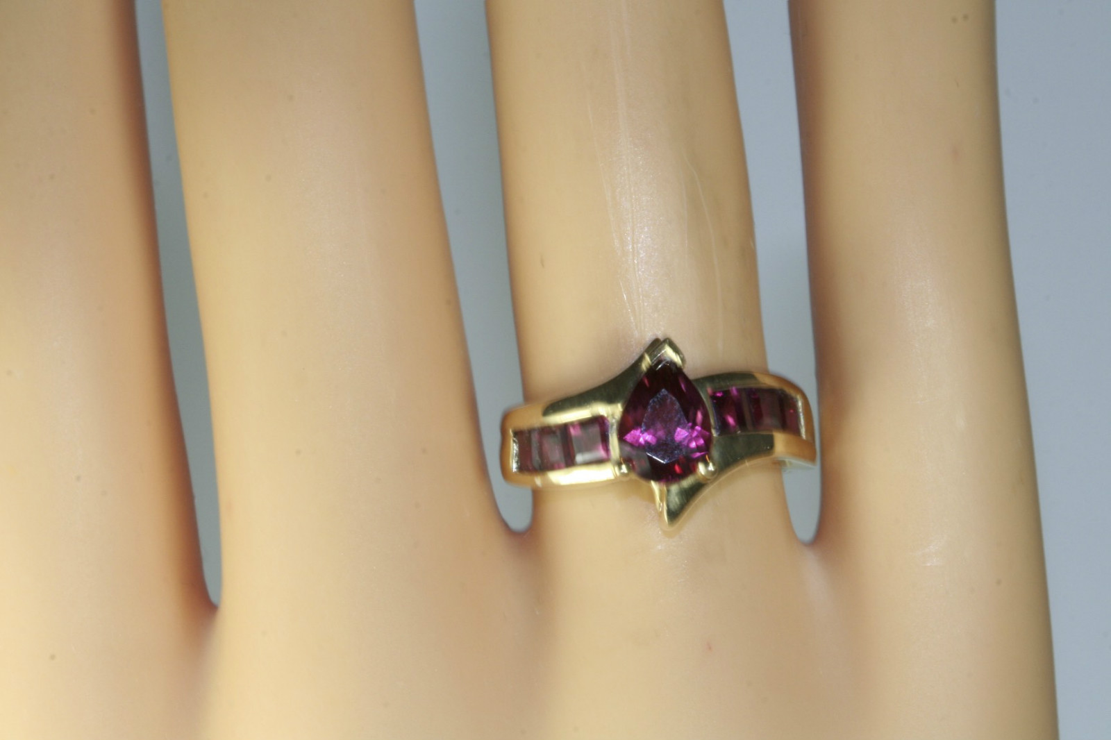 GORGEOUS 10K GOLD 2.15 CARAT PINK TOURMALINE RING SIZE 6