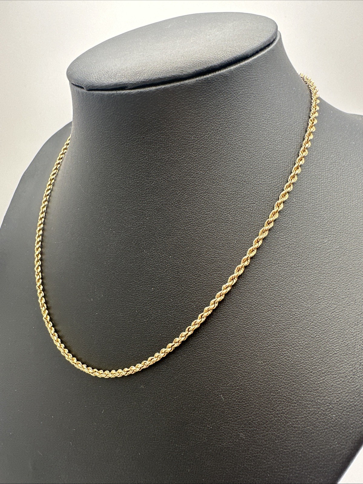 46.5cm 10.3g Vintage Hallmarked 9ct Rope Twist Chain Solid Gold Necklace 375 9K