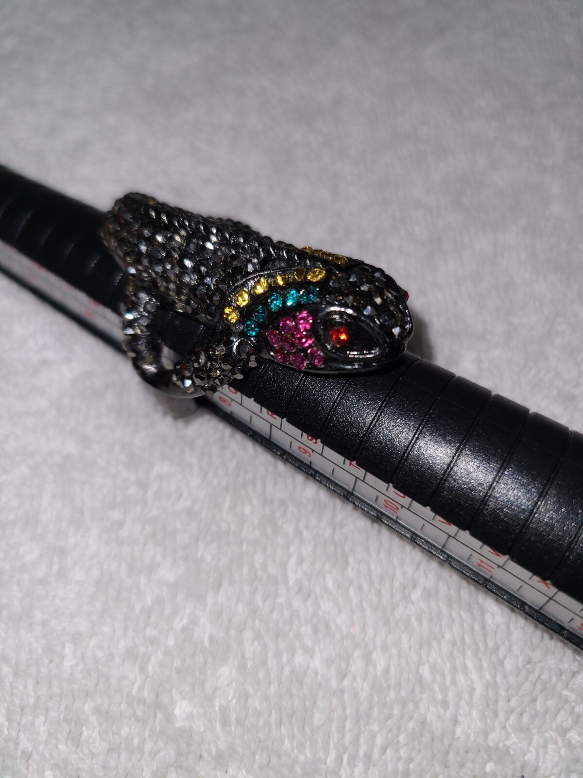SPRING STREET COLORFUL RHINESTONE LIZARD GECKO REPTILE STRETCH RING