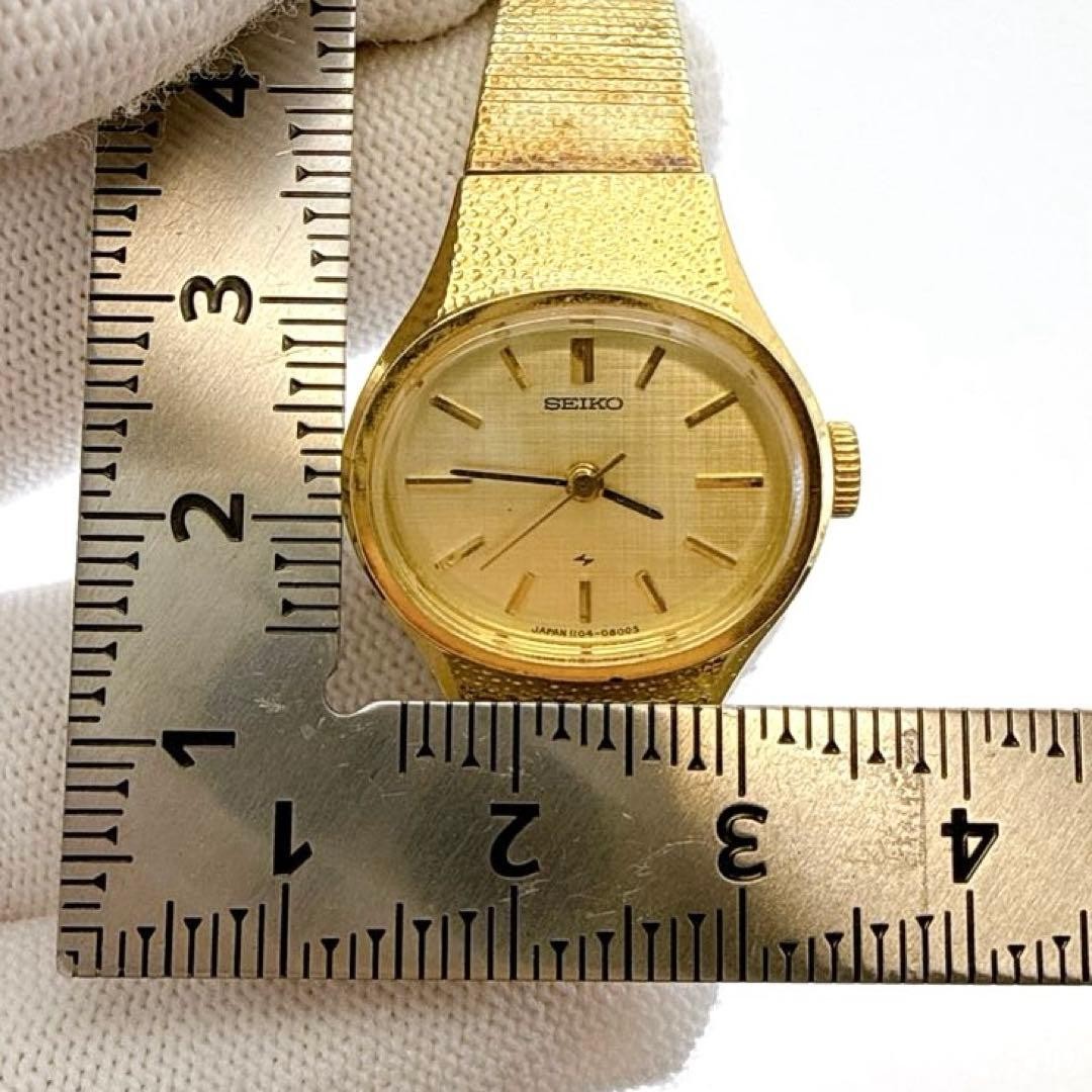 Working condition Seiko manual winding ladies’ watch, gold, vintage.