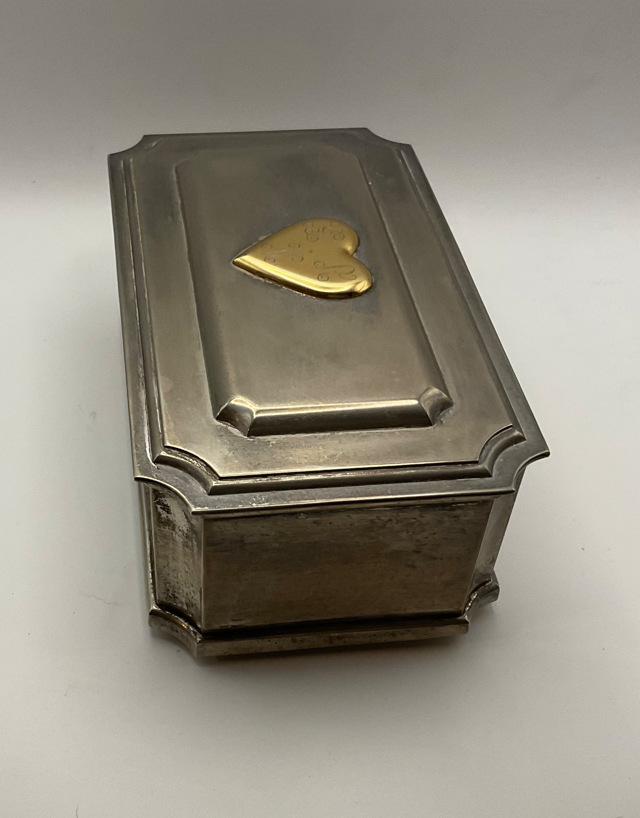 Lenox Williamsburg silver plated jewelry box with heart 7×4 1/4×2 1/2 inches