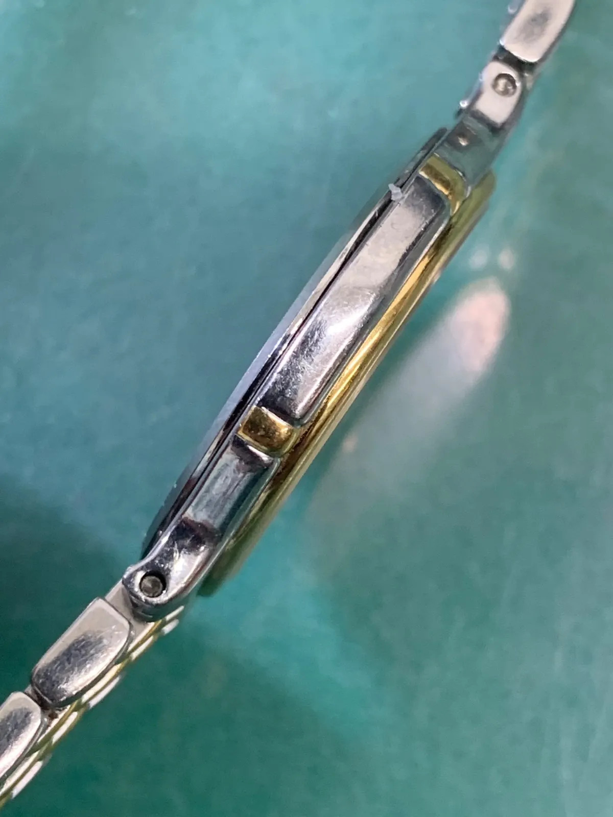 Seiko 5E30-6A00, crown broken.