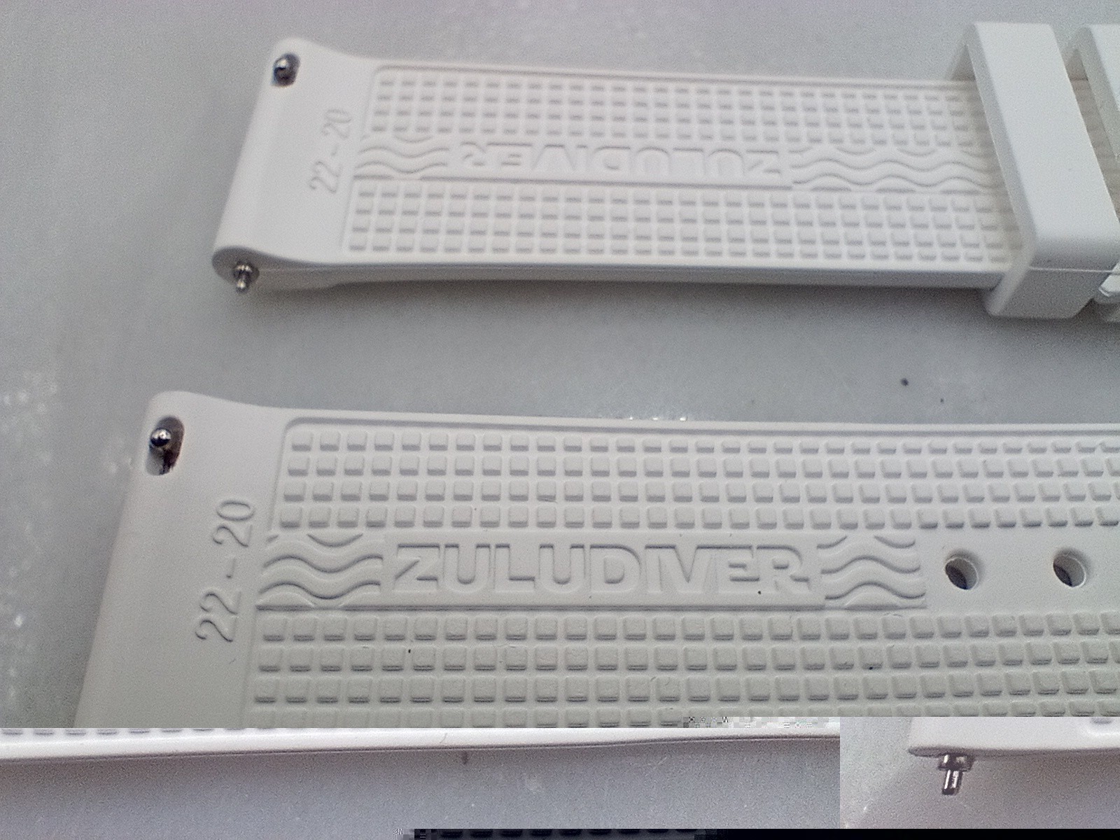 New 22mm Watchgecko Zuludiver HNBR Rubber Watch Strap White Quick Release 6B332