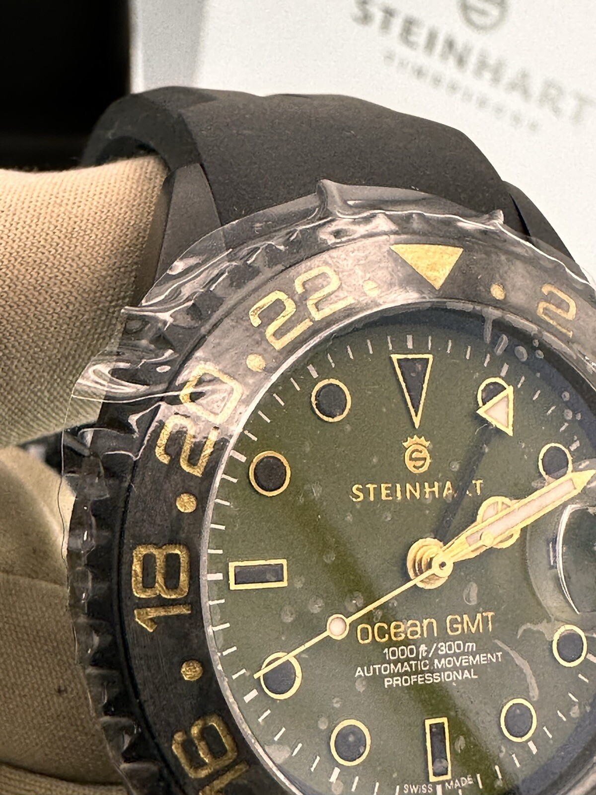 Steinhart Ocean One GMT Military Ceramic Bezel 300M 42MM Limited Edition 2xStrap
