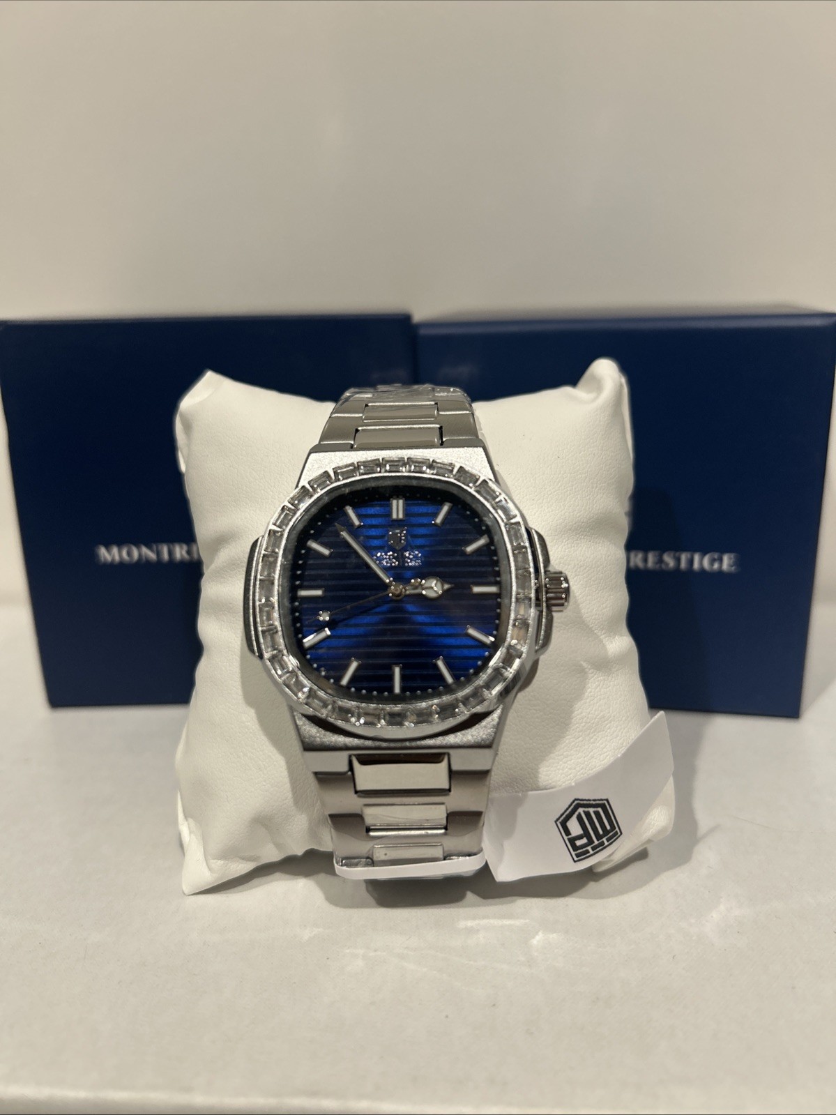 Montres Prestige Blue Dial Crystal Bezel Stainless Steel Watch