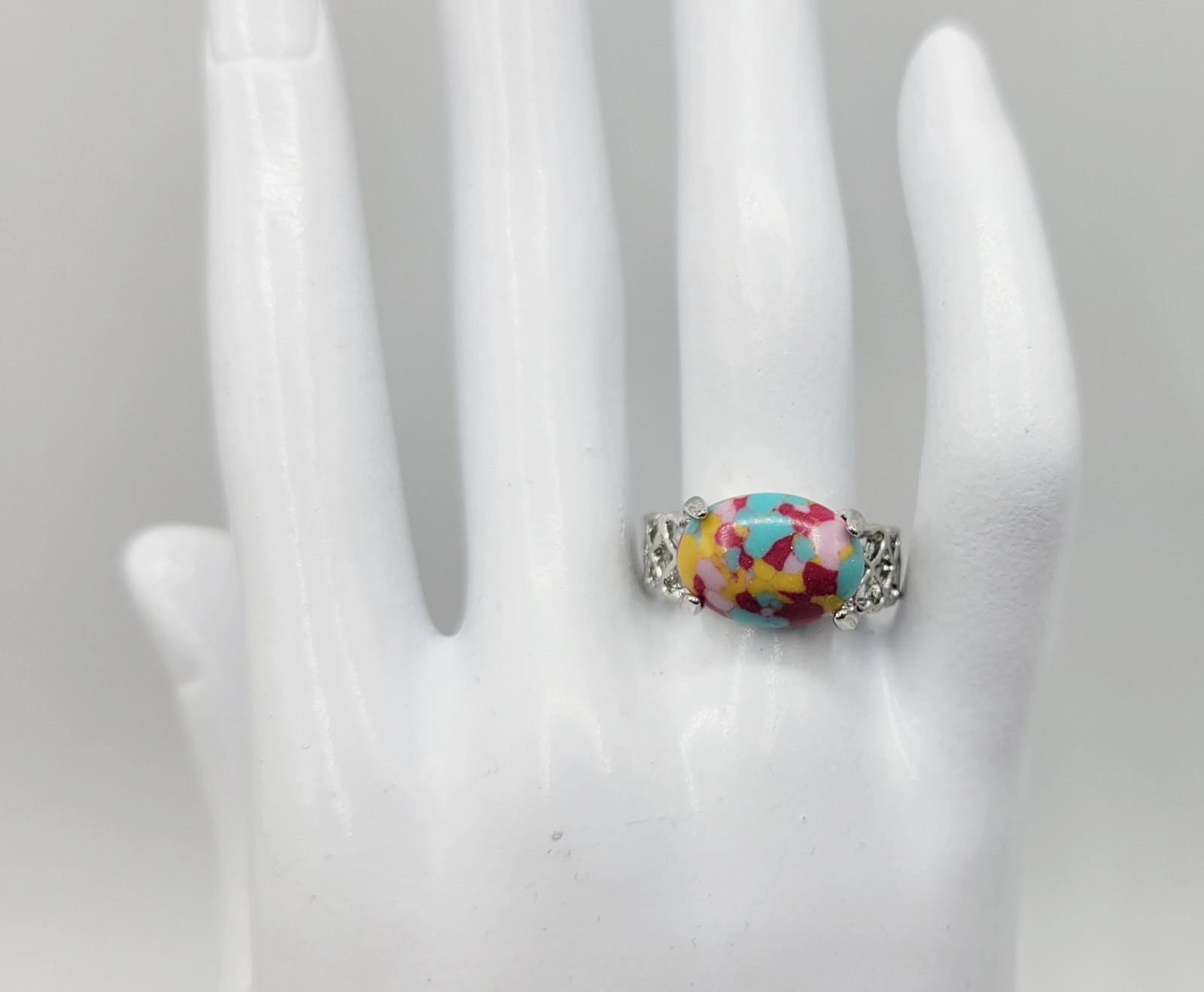 Women’s Silver Tone Oval Simulated Stone Red Pink Yellow Green Ring Size 7