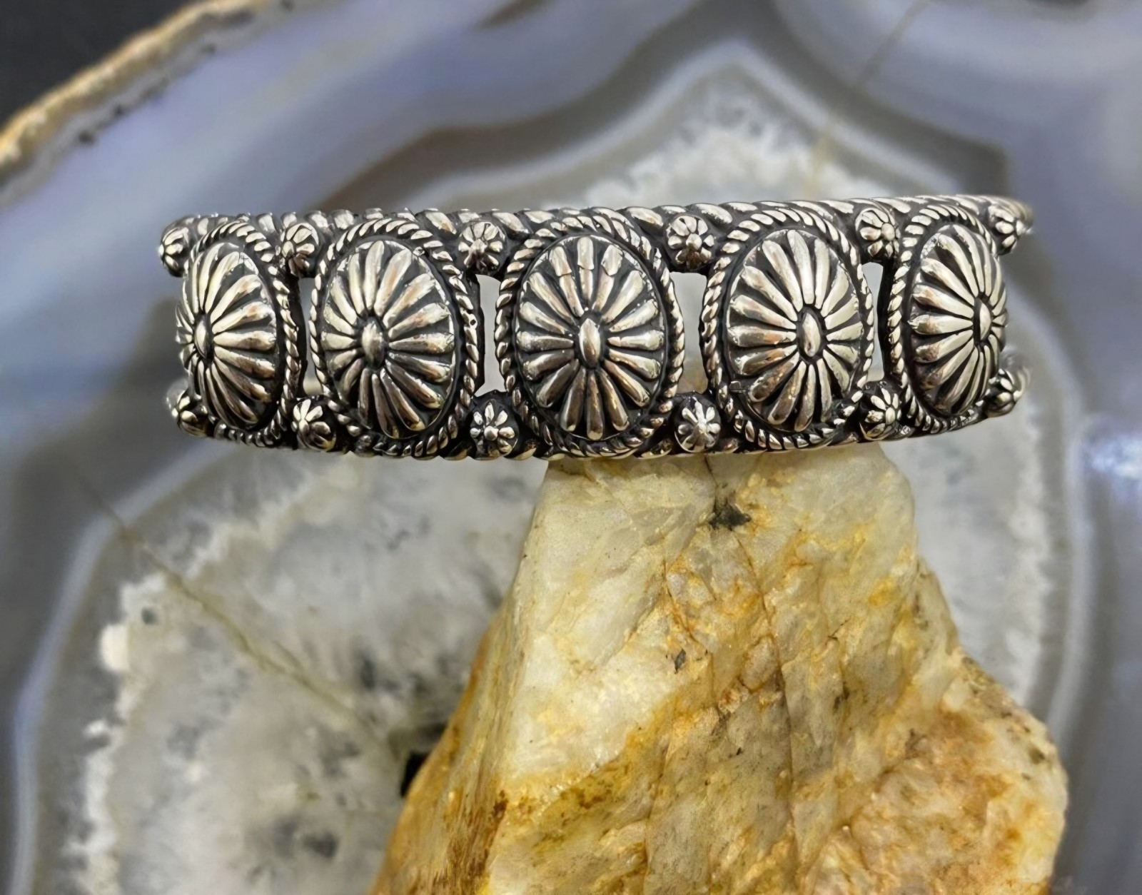 Carolyn Pollack Vintage Sterling Silver Single Row 5 Conchos Bracelet