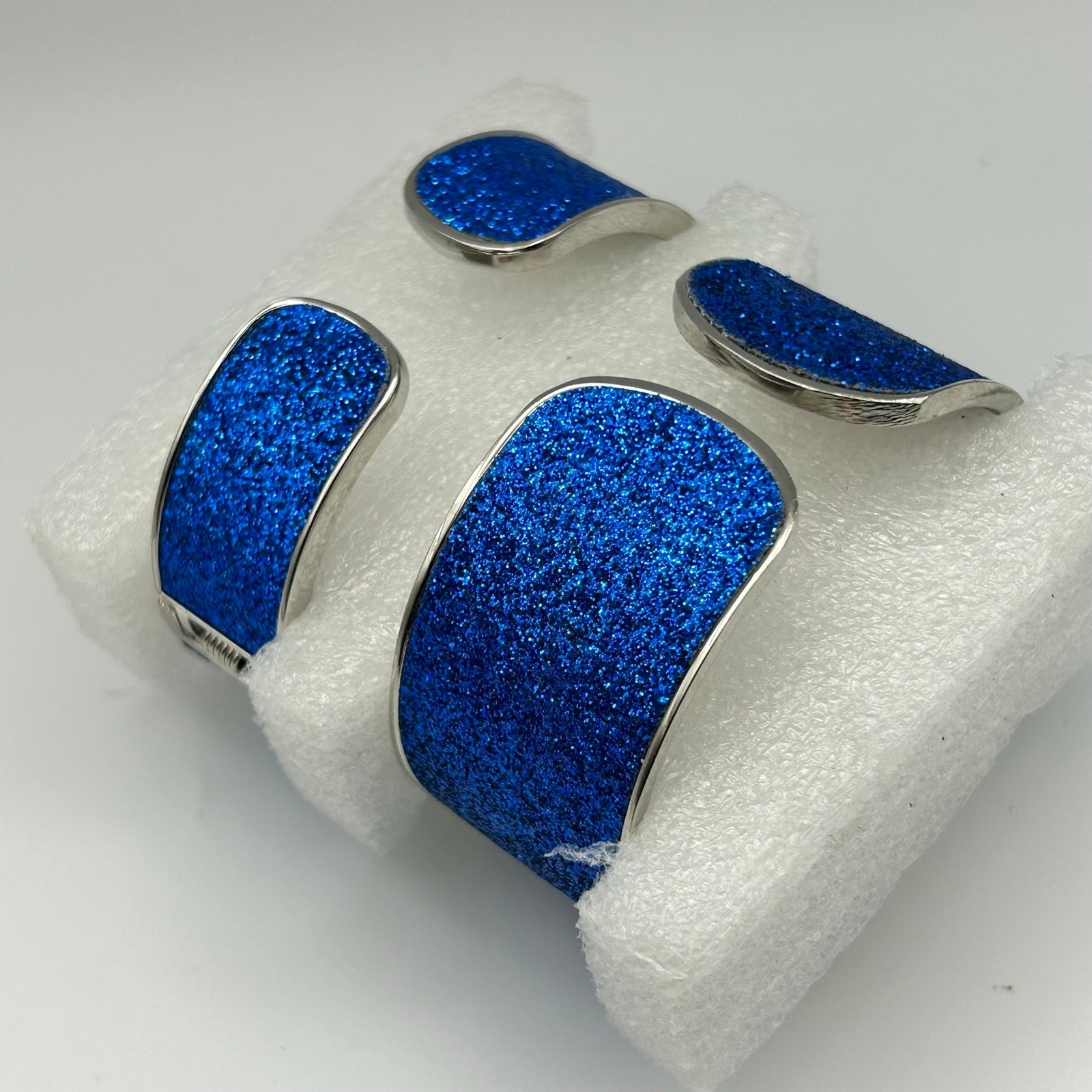Strada Blue Glitter Stainless Steel Women’s Bangle Watch with Bracelet