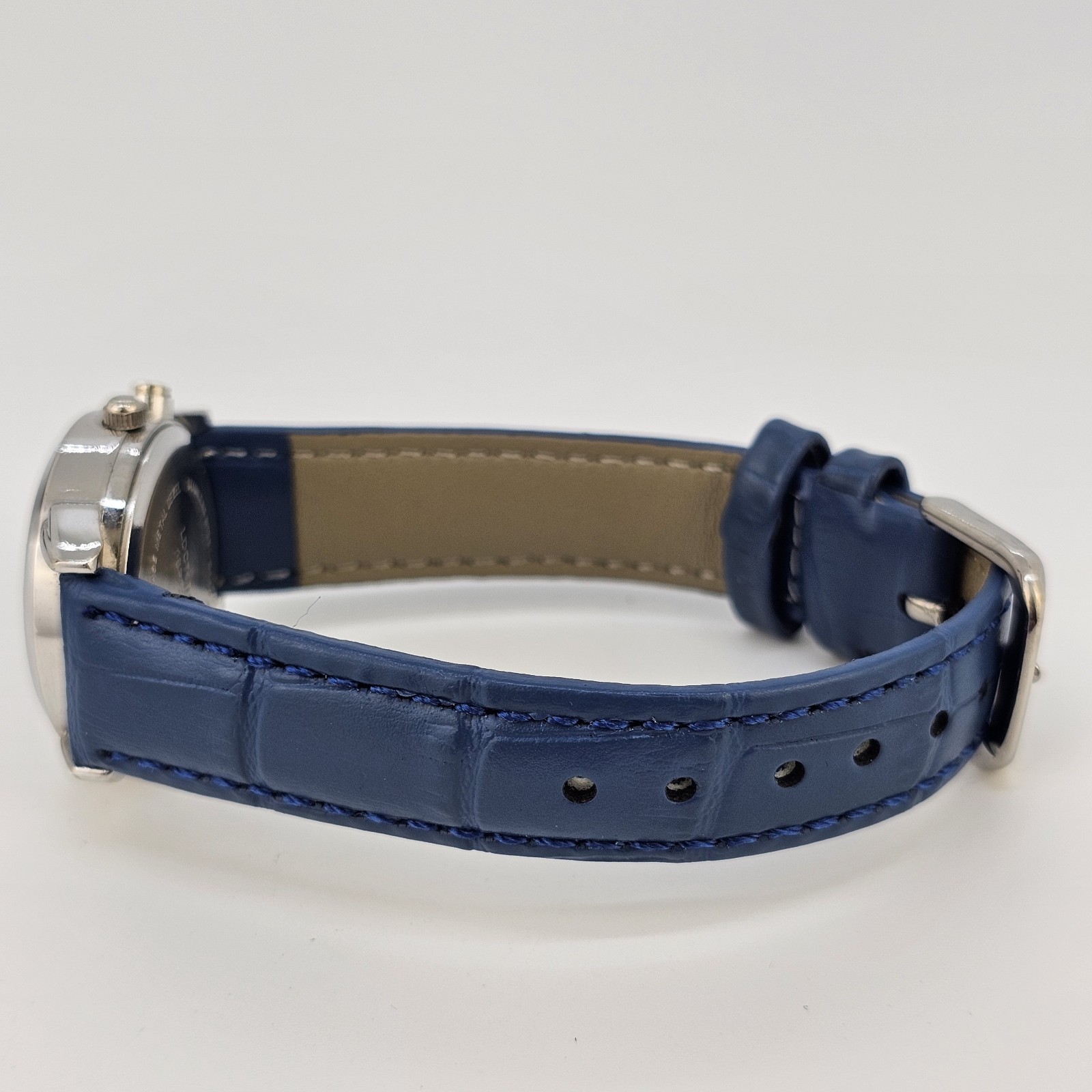 28MM Women Watch White Dial New Blue Leather Bands New Battery LIGHT NOT WORKING