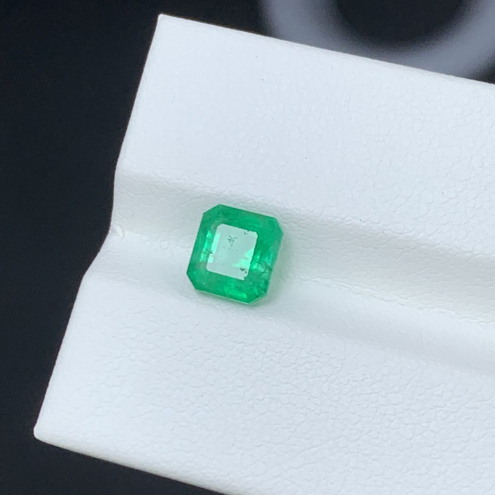 1.60 Ct Natural Swat Emerald – Vivid Green Loose Gemstone from Pakistan