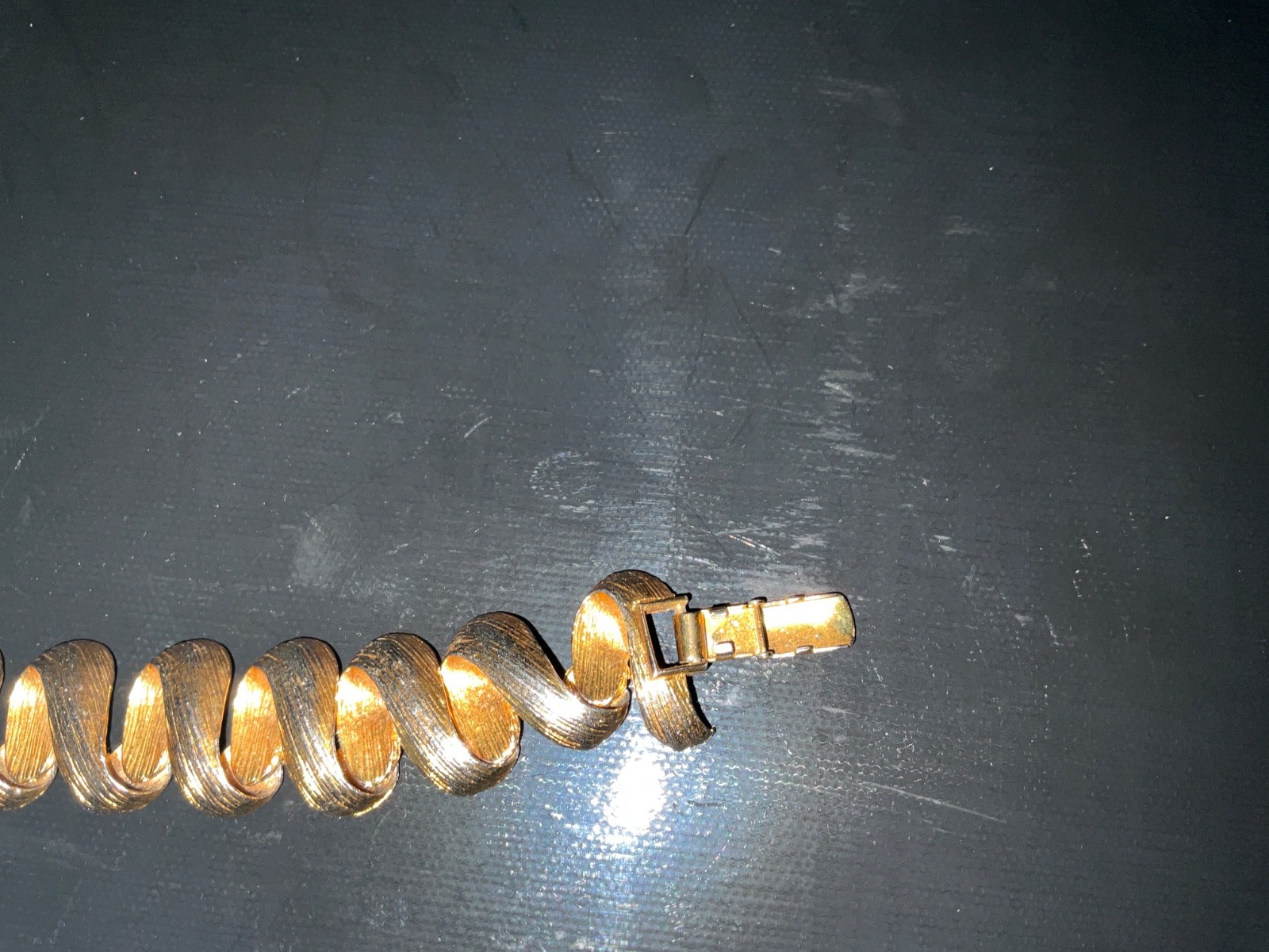 Vintage Gold Tone Ribbon Link Bracelet Wide Textured Statement Costume Jewelry