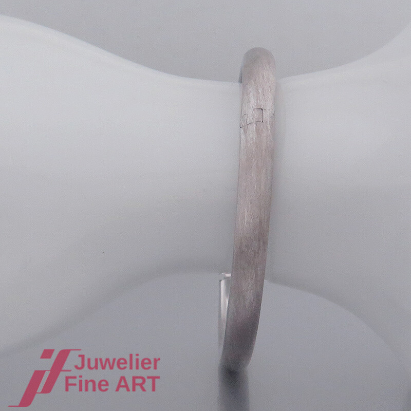 Vintage Bangle – Hinged in 14K/585 White Gold – Frosted Finish