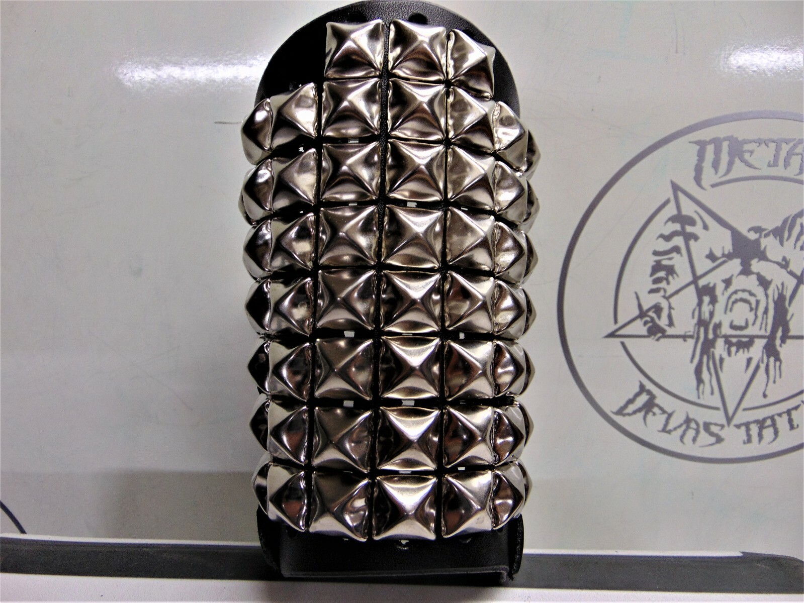 BLACK STUDDED LEATHER GAUNTLET. BLACK DEATH (MDLG0243)….. EXITER