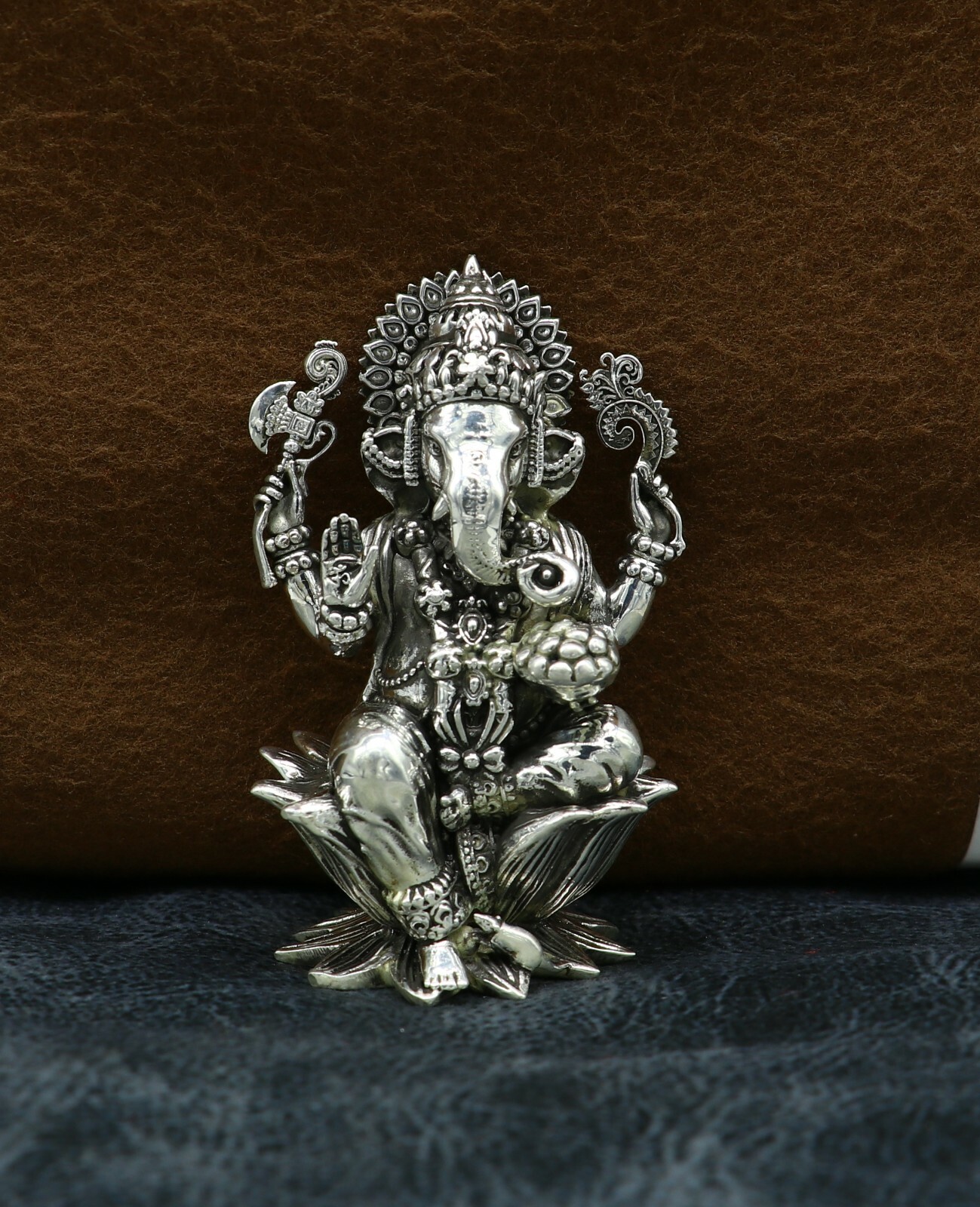 925 sterling silver Gorgeous Lord Ganesha statue, figurine, puja article su212