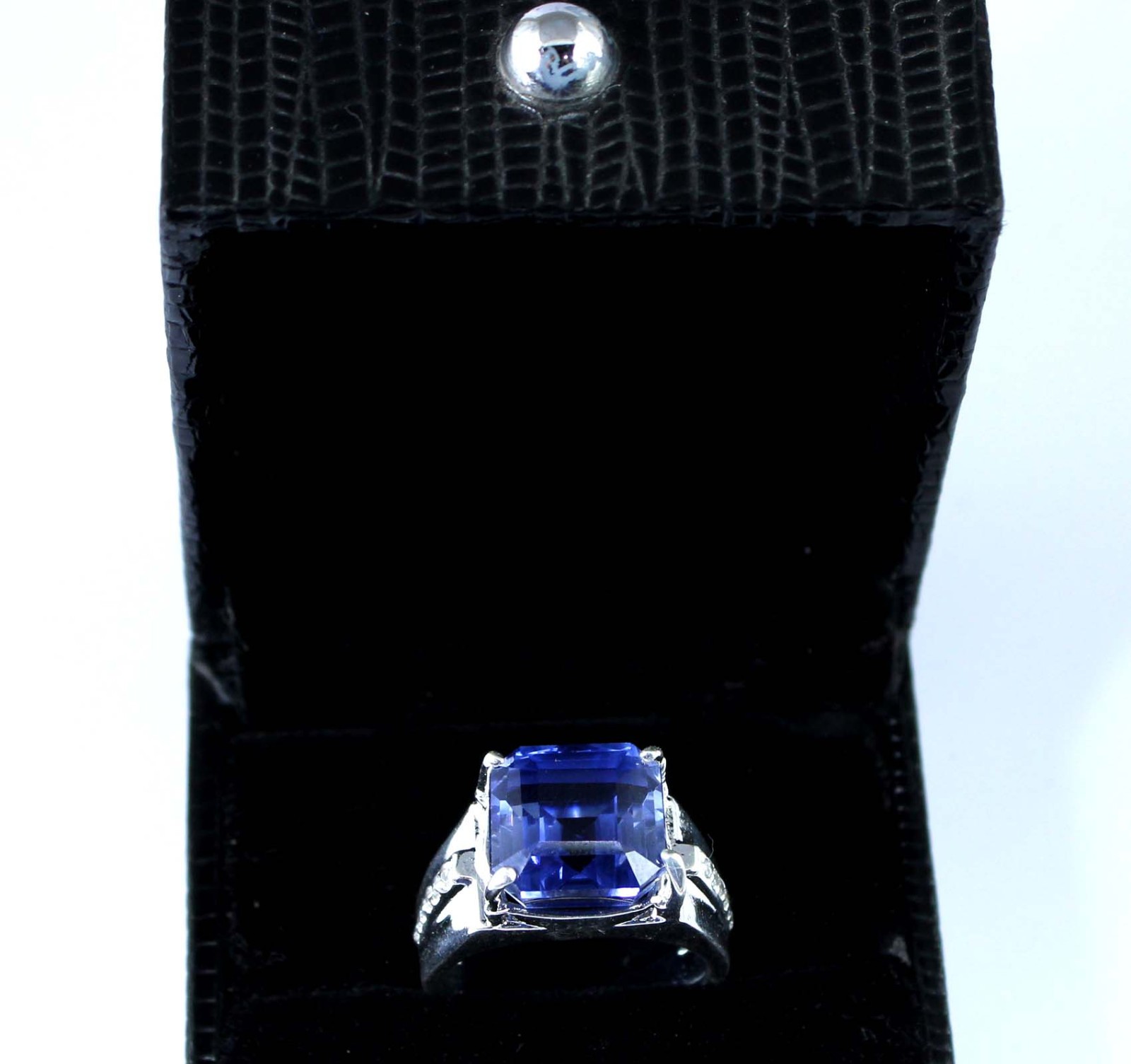 Blue Sapphire 15.56 Ct/12 mm Natural Octagon Cut Gemstone Certified Men’s Ring