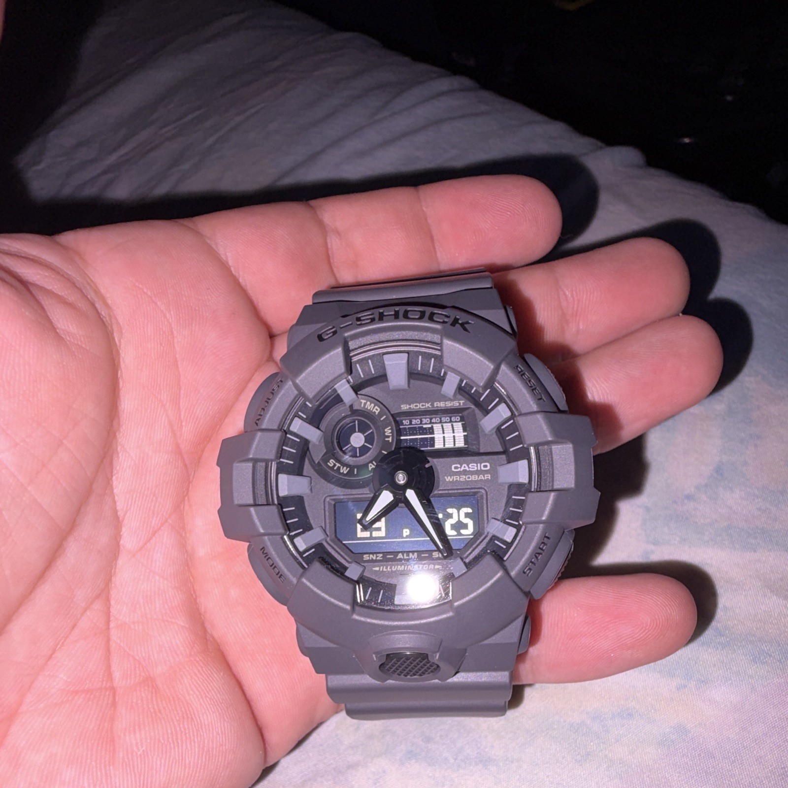 Casio G-SHOCK GA-700UC Analog/Digital Quartz Shock Resistant 200m Gray Resin