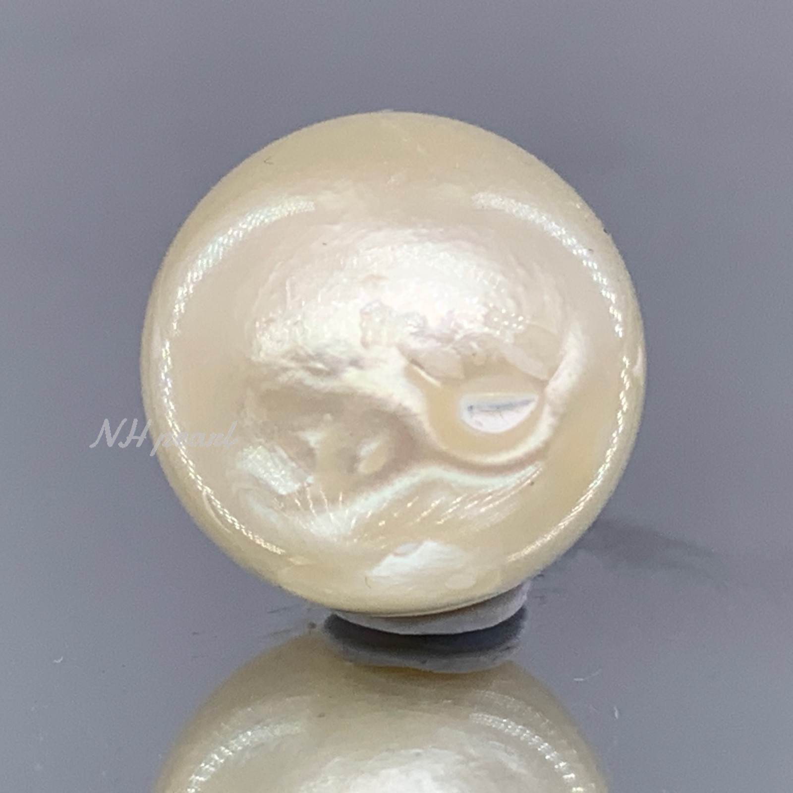 South Sea Pearl white Round Baroque 14.7mm x 15.1mm, 4.70g undrilled