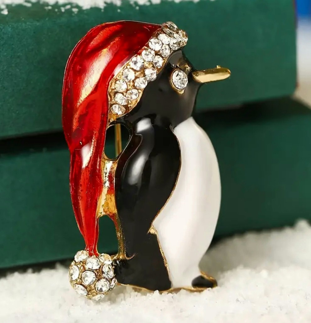 MR PENGUIN CHRISTMAS WINTER RHINESTONE & ENAMEL PIN BROOCH~VINTAGE STYLE