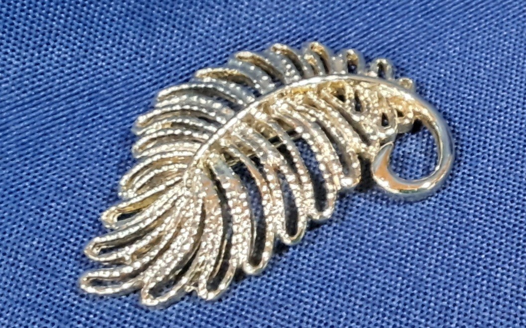 1970’s Gerry’s Cutout Style Gold Tone Signed Leaf Brooch