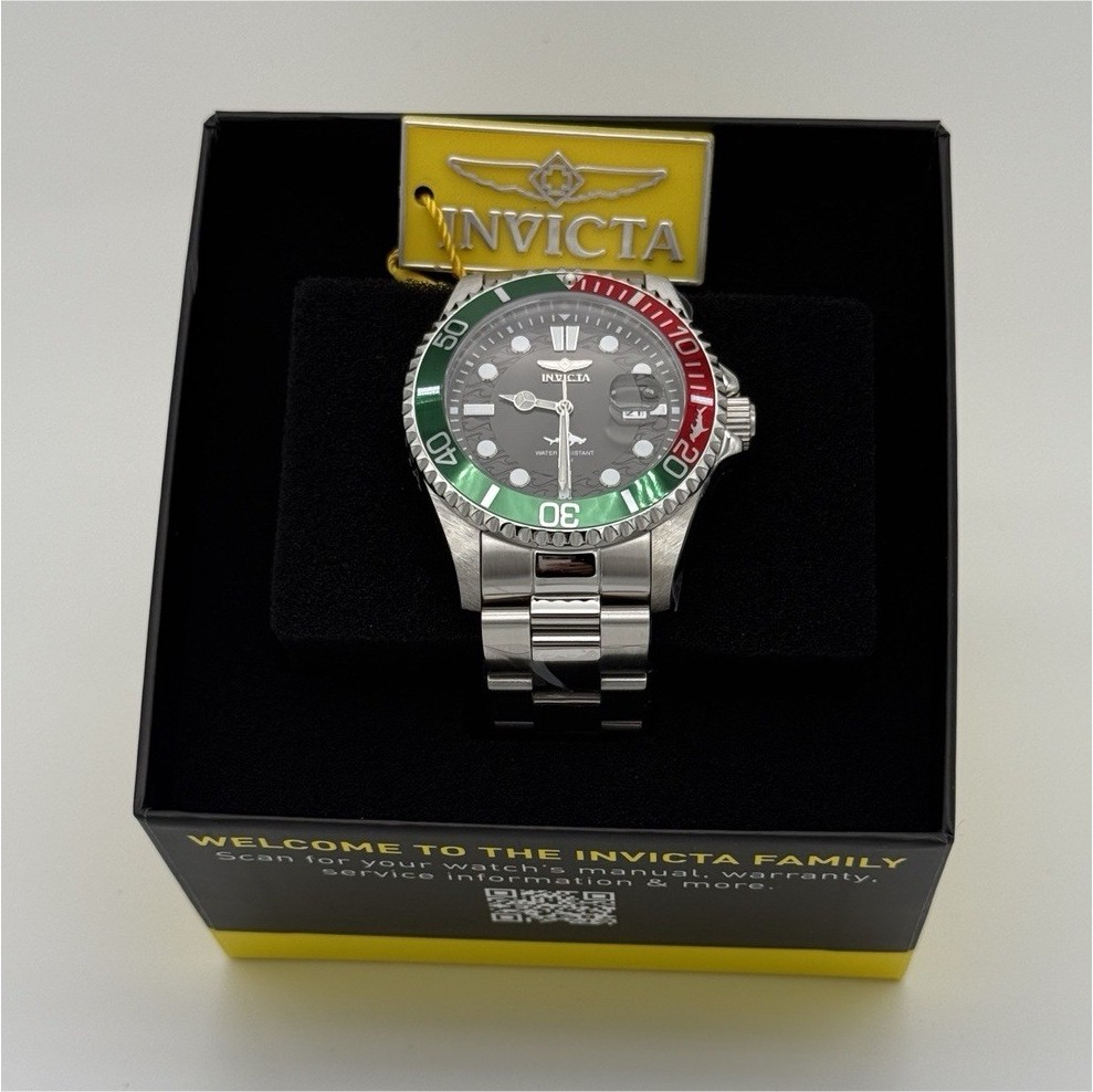 Invicta 44706 Mens SHARK Pro Diver Black Dial SS Watch Green/Red Bezel New w/Box