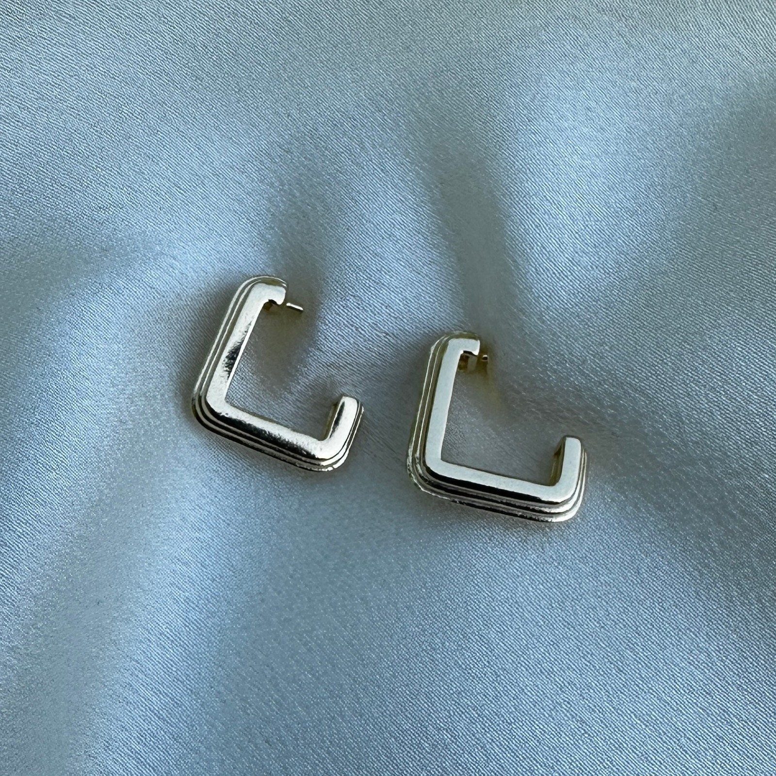 18K Gold Filled Grooved C-Hoop Earrings
