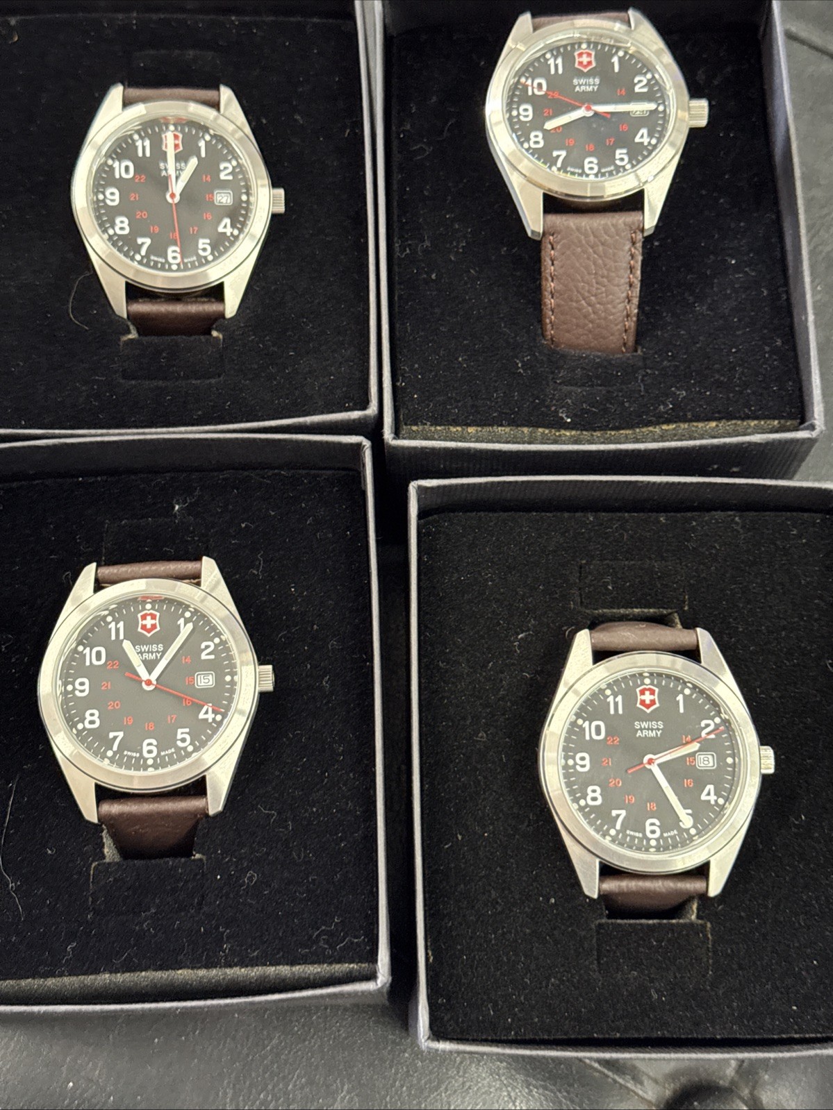 Vintage 90’s Swiss Army Men’s Garrison Watch Men’s Leather Band Watch 241083