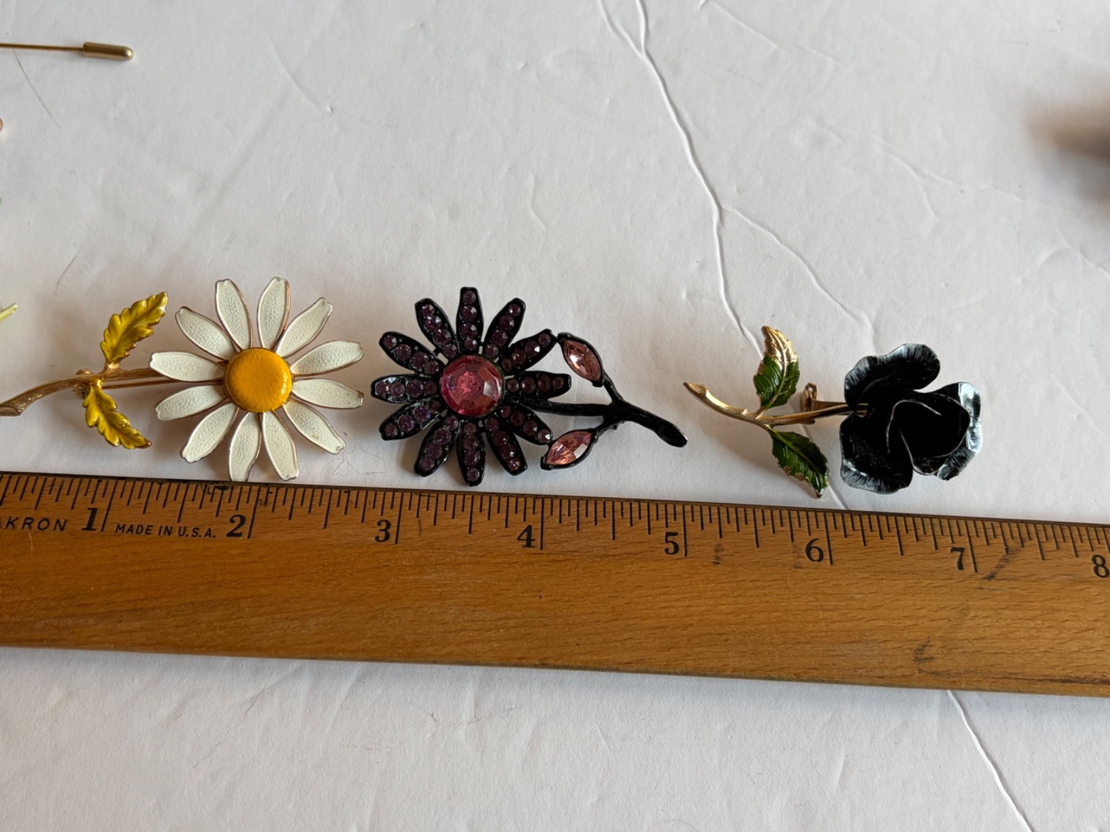 Floral Brooch Lot Of 26 Pins Metal Leather Enamel Porcelain Gold Tone