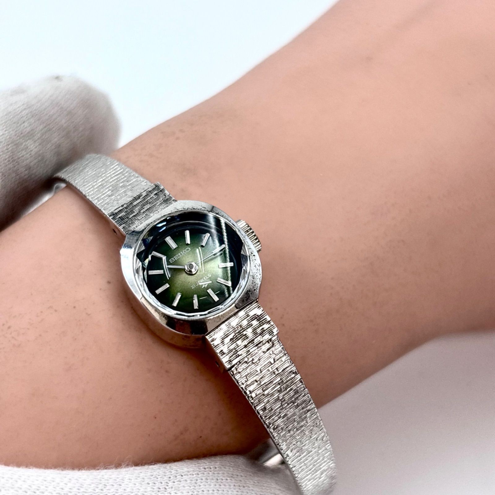 Working Dead SEIKO wristwatch hand wound green gradient dial 21 jewels made by S