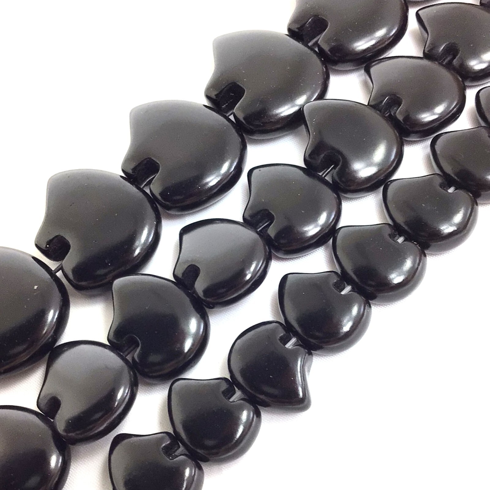 Black Zuni Bear Fetish Gemstones Howlite Magnesite Turquoise Beads 15″ Strand