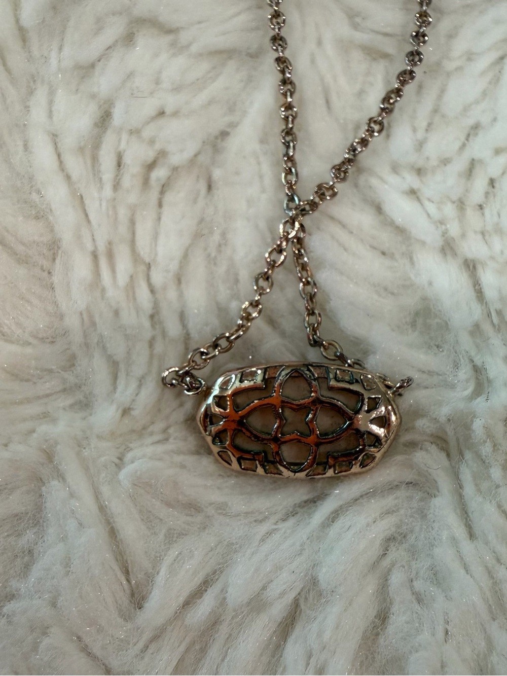 Kendra Scott Gold Plated Oval Pendant Necklace 16” long