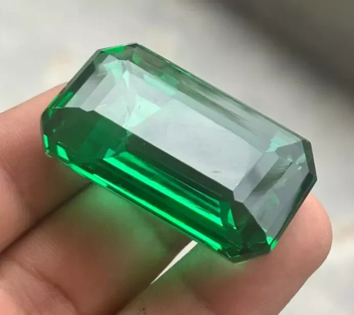 Green Color 125+ Ct Natural Emerald Emerald Cut Loose Gemstone