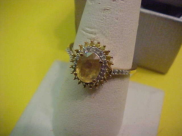 Size 10 Madagascar Yellow Sapphire, Yellow and white diamond (IR) 0.45 cts.