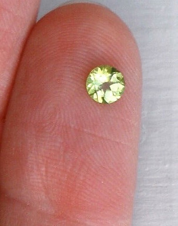PERIDOT ROUND CUT GEM LIME GREEN PAKISTAN FACETED NATURAL GEMSTONE LOOSE NICE AA
