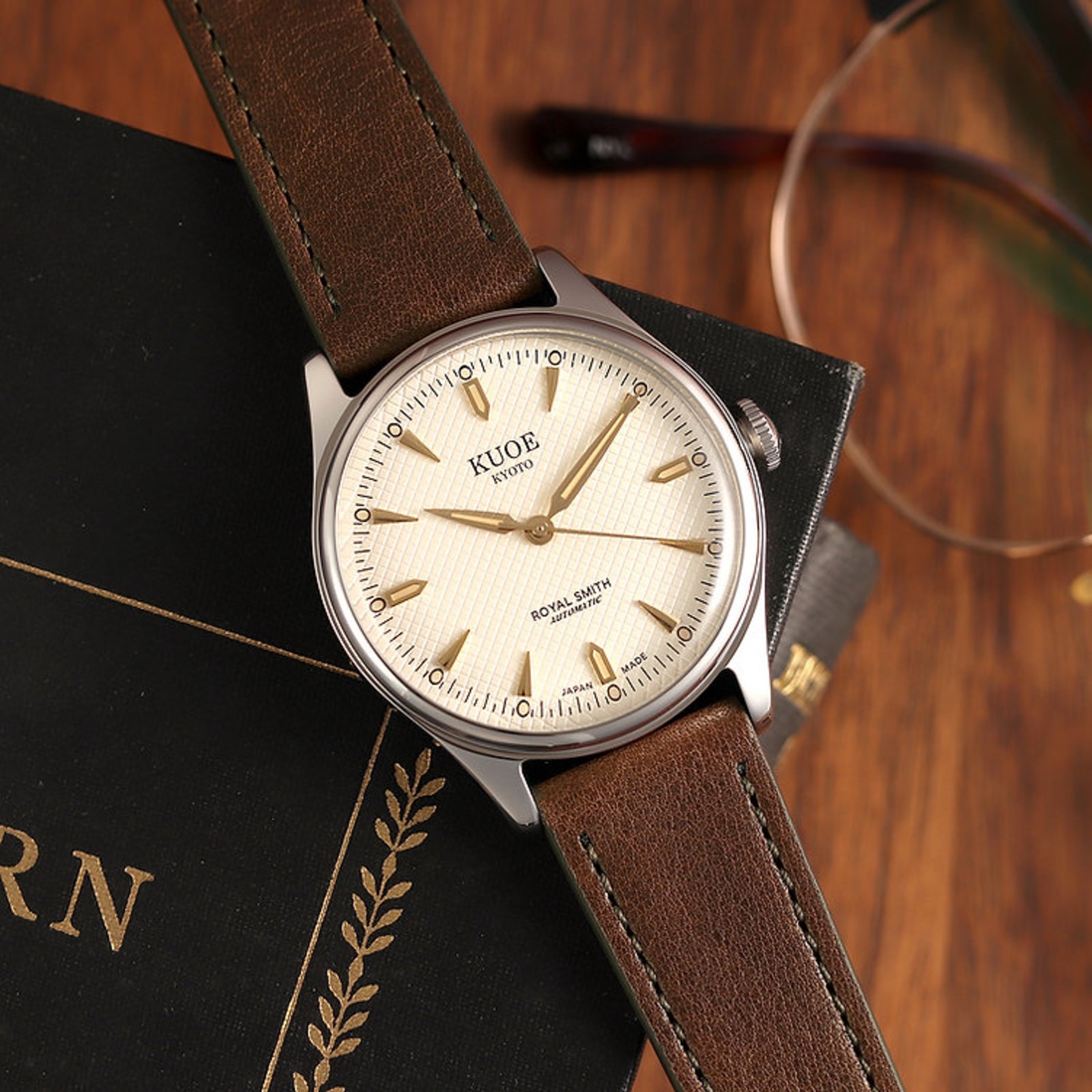 Kuoe Royal Smith 90-006 Automatic Silver Watch Men Ivory Waffle Dial Brown Strap