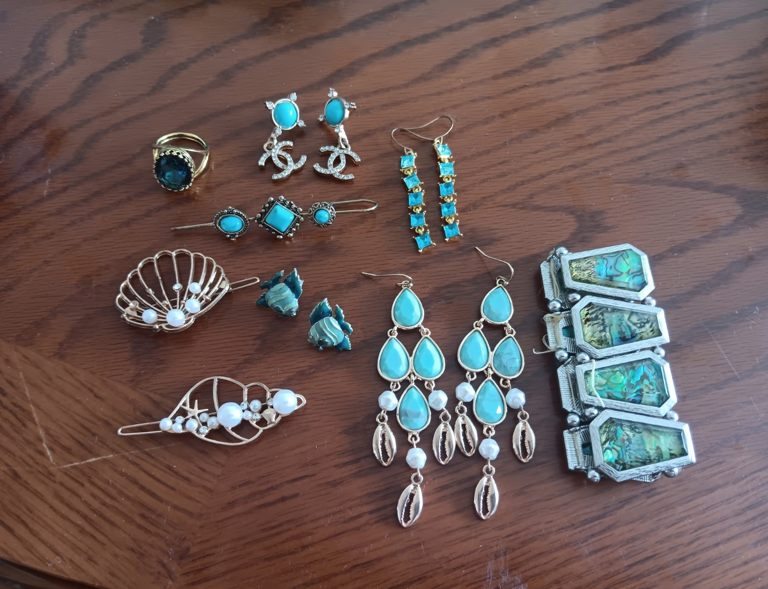 Women’s Fashion Jewelry Mixed Lot 8pc Earrings Bracelet Ring Hair Barrette