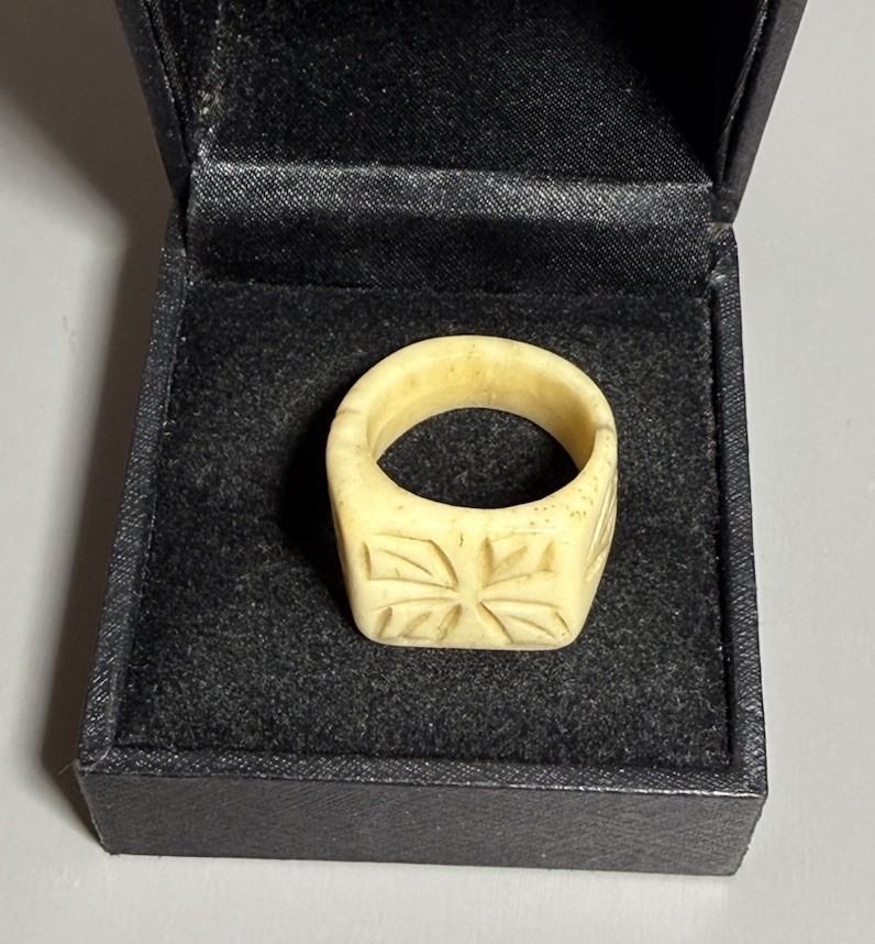 Vintage Ring Bovine Horn Signet Style Size O Chunky Band Costume Jewellery