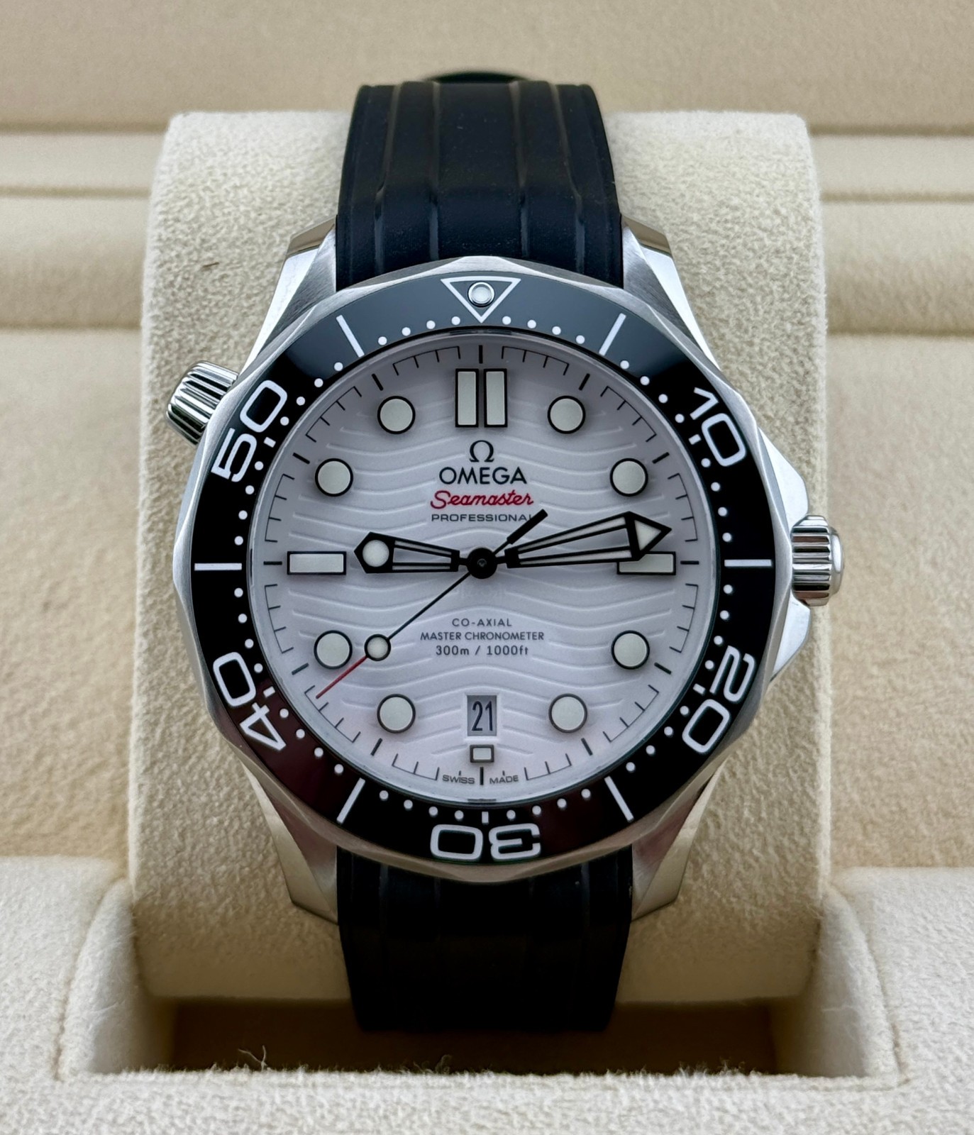 OMEGA Seamaster Diver 300M 210.32.42.20.04.001. 42mm. Full Set.