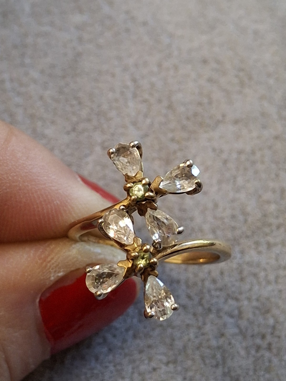 9ct Gold Crystal Flower Ring – size N