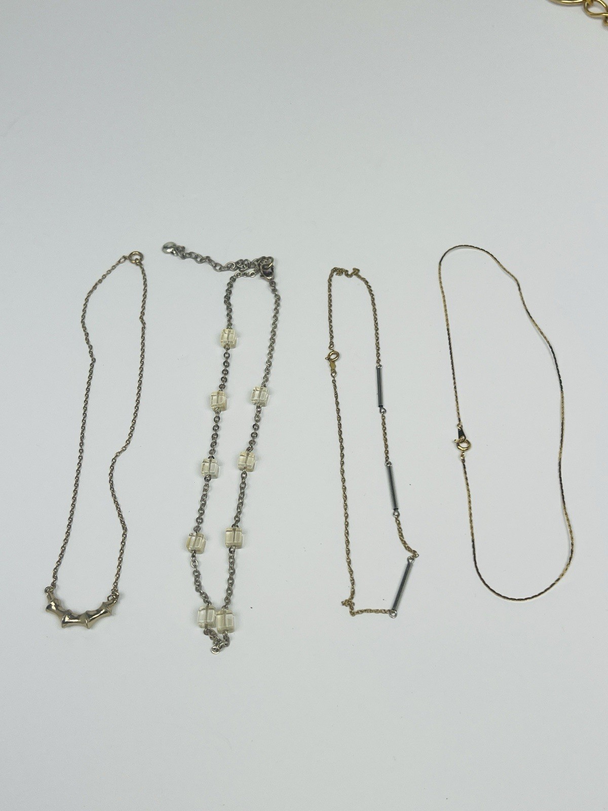 ✨VTG Lot Of 18 Vintage Necklaces & Belt, Chains, Gold silver Tone Varies Styles