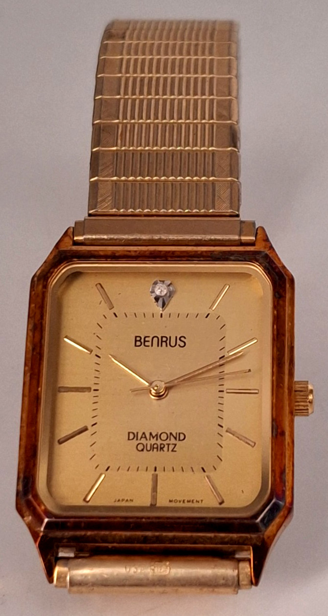 Vintage Men’s BENRUS Diamond Quartz Wristwatch Goldtone Needs Battery