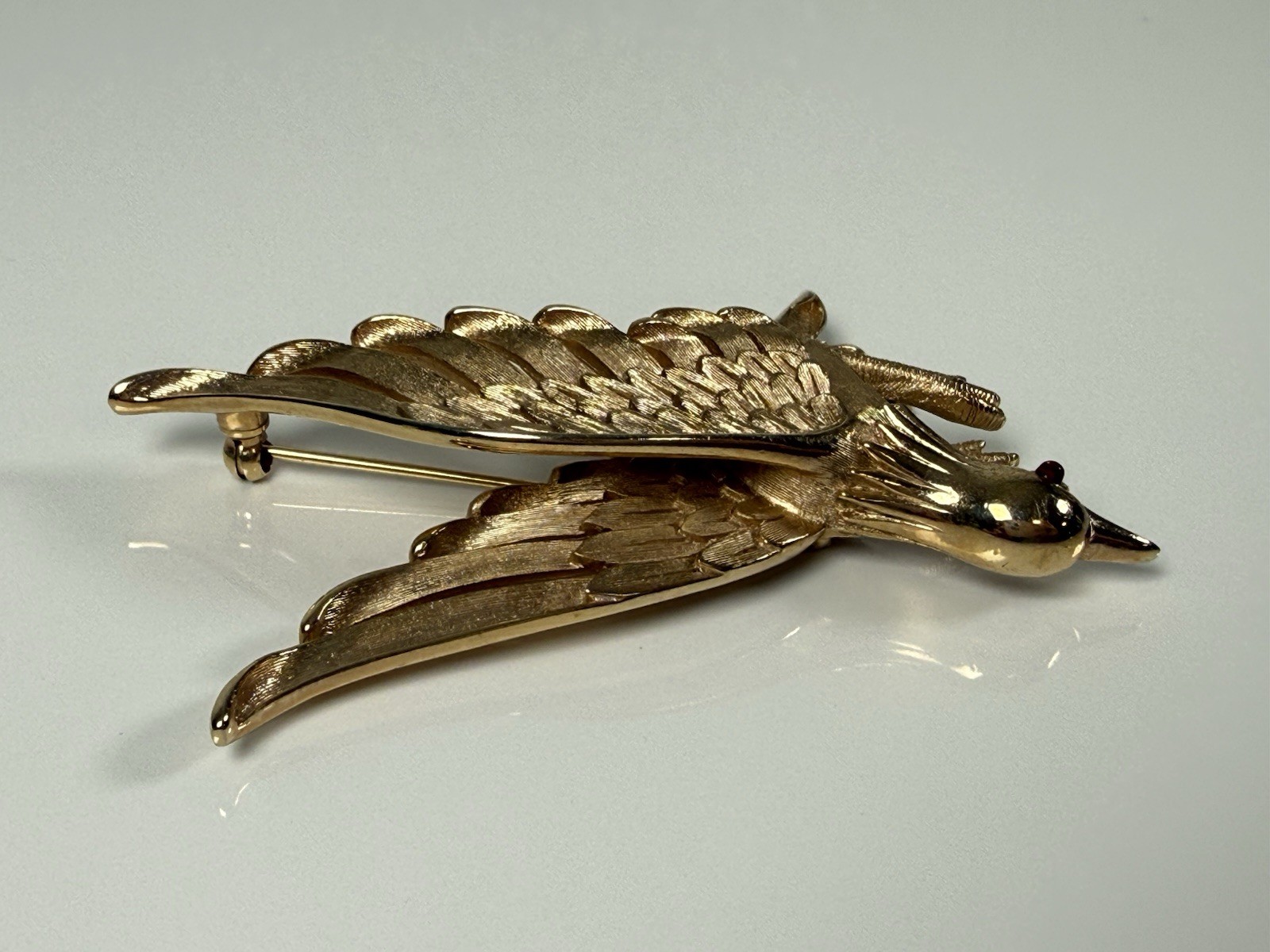 Vintage Gold Tone Crown Trifari Bird Falcon Brooch Pin Red Crystal Eye Eagle