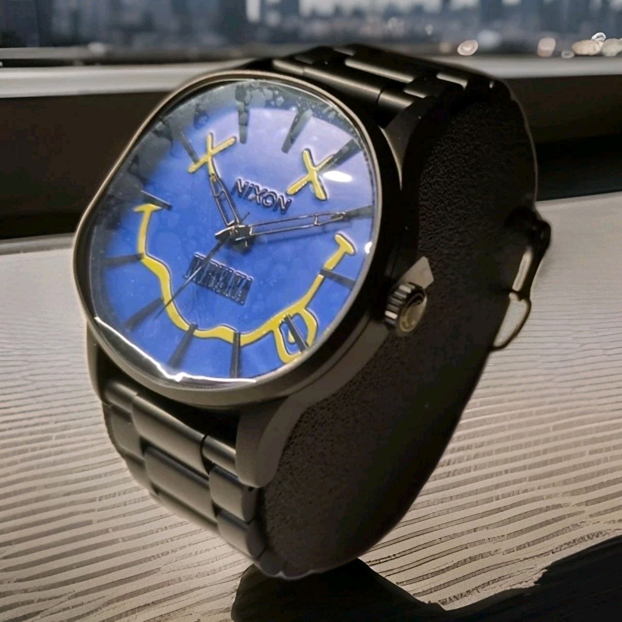 Rare Nixon Nirvana Sentry “Wobble Blue” Smiley Limited Edition Watch New