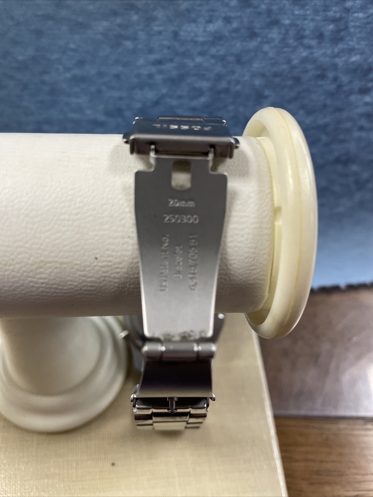 Fossil Men’s Watch Model ES4146 With Silver Band And Date (BIN 3-59)