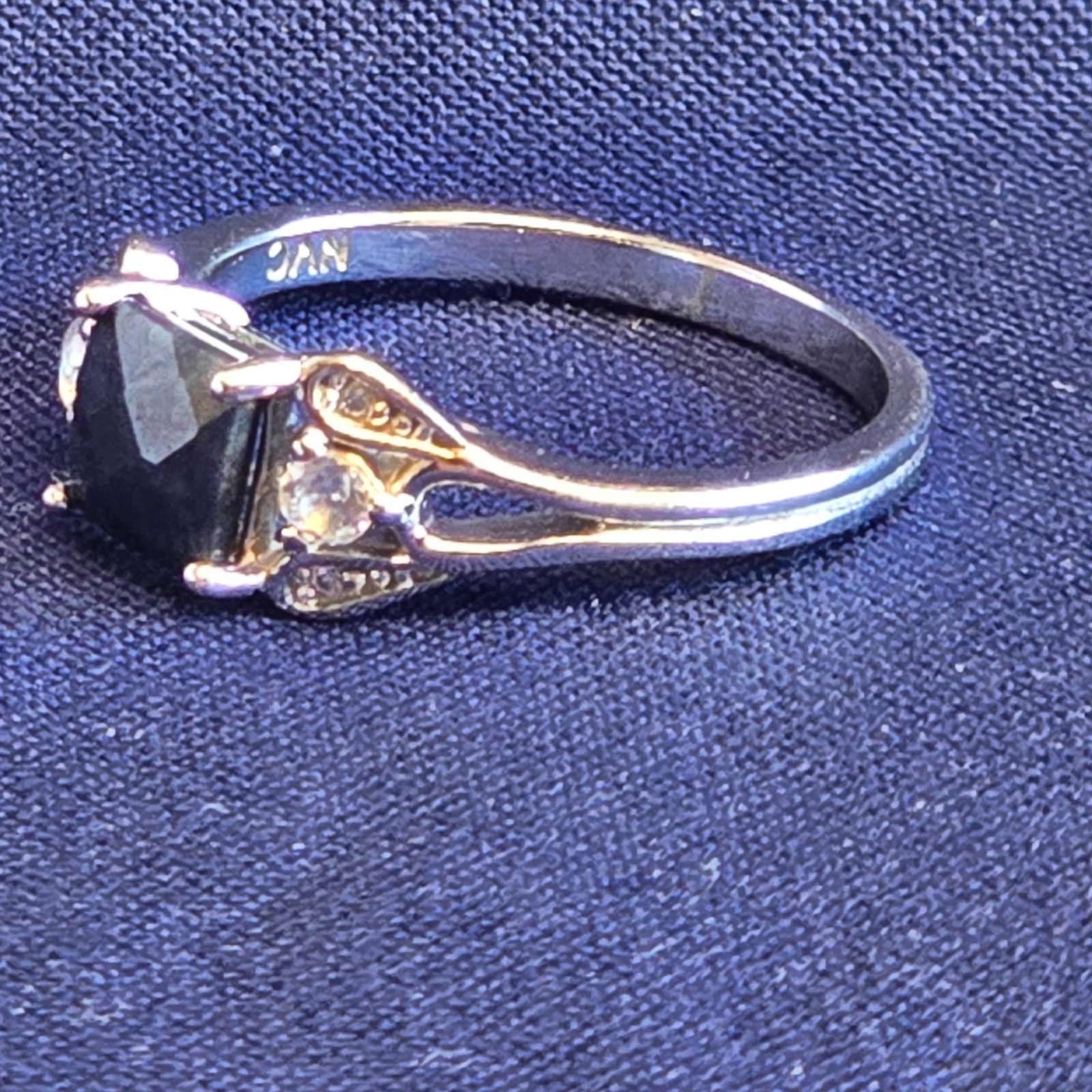 Sterling Silver Ring 2.82g Jewelry Size 8 Black & Clear Stones *READ*