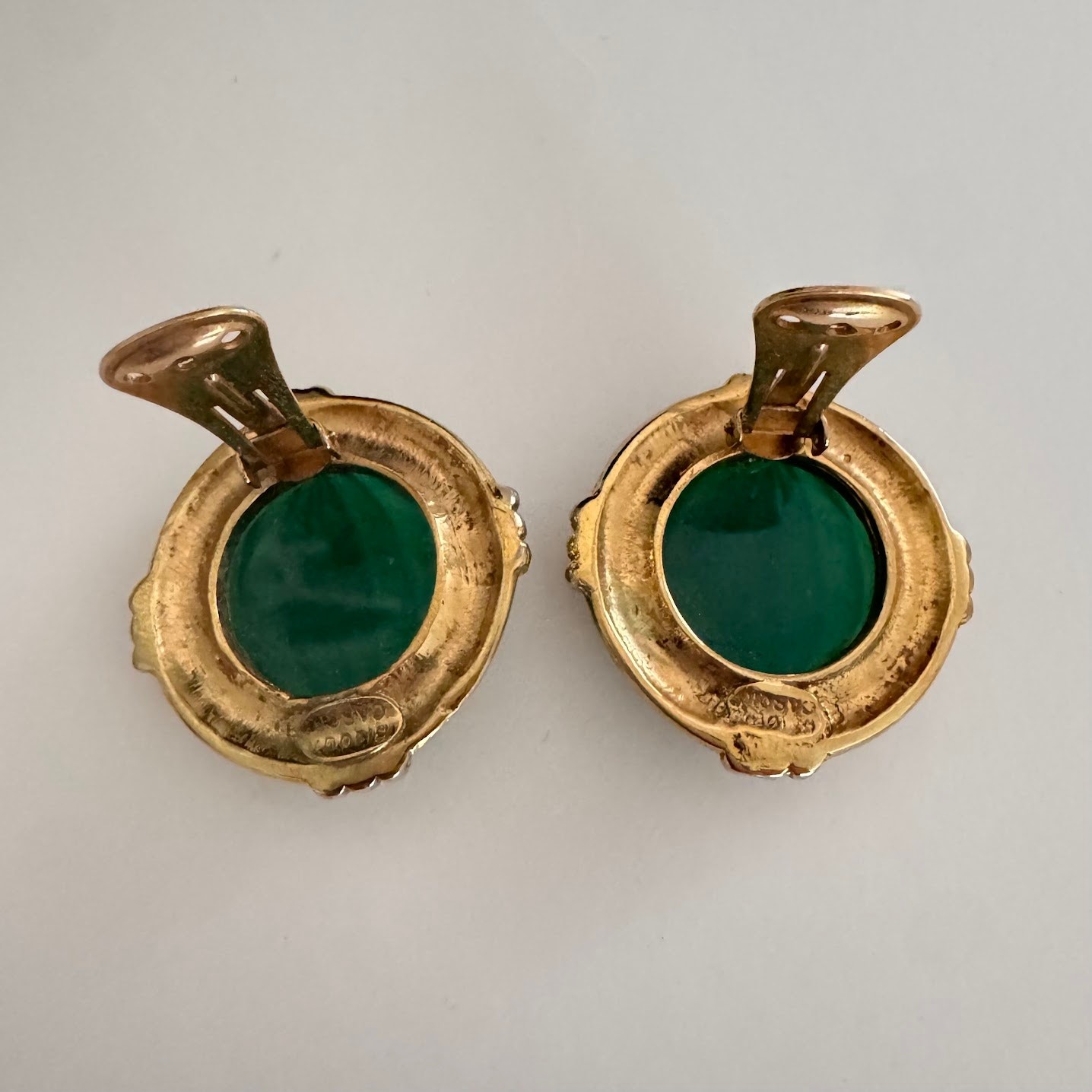 Vintage Bijoux Cascio Green Cabochon Gold Tone Clip-On Earrings Made in Italy