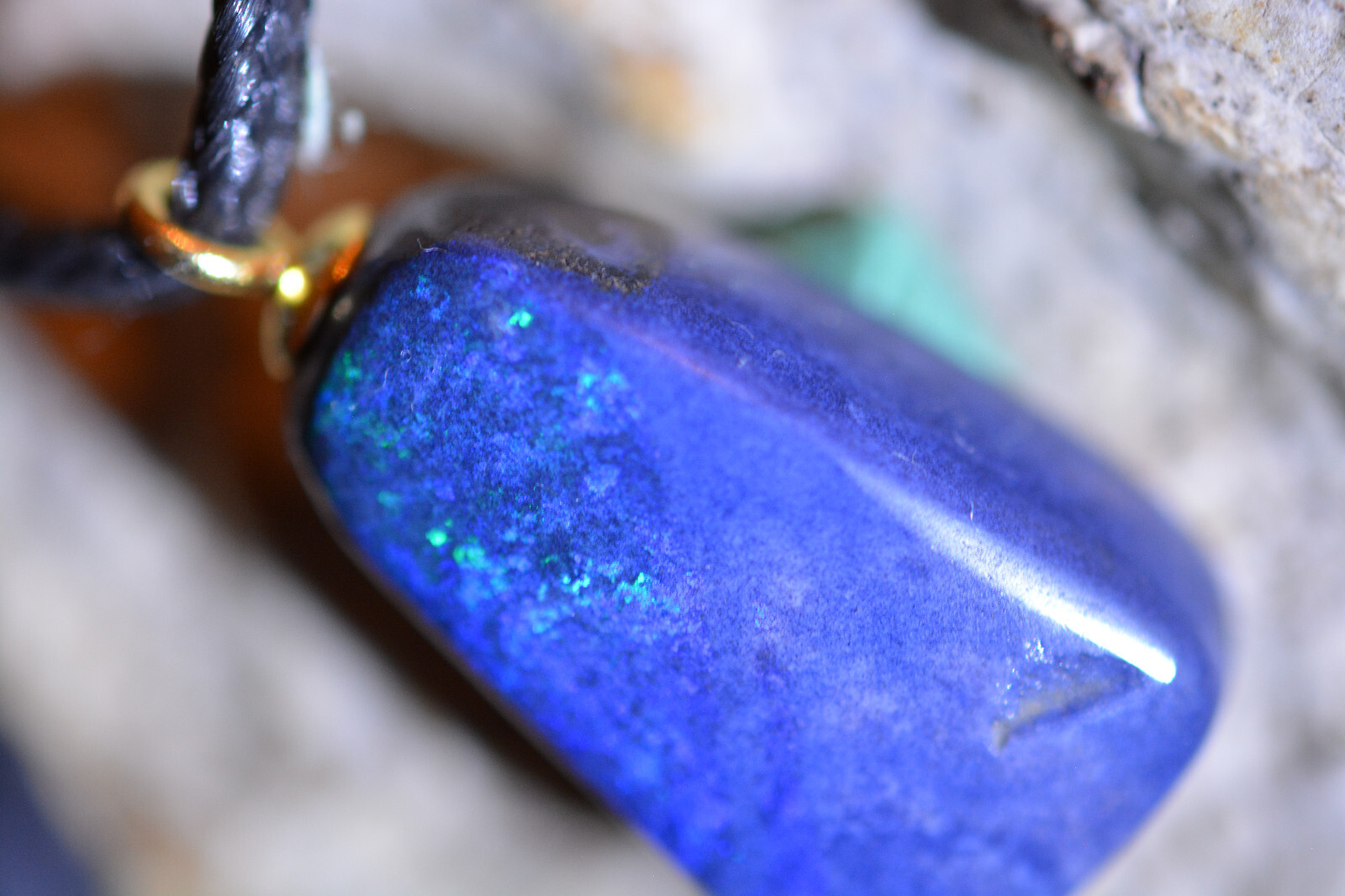 18ct 22x11x8 Nice Blue Green Mooka Hard Matrix Boulder Opal Necklace Australia Gem